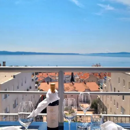 Aurora Apartment Split