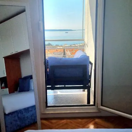 Aurora Apartment *